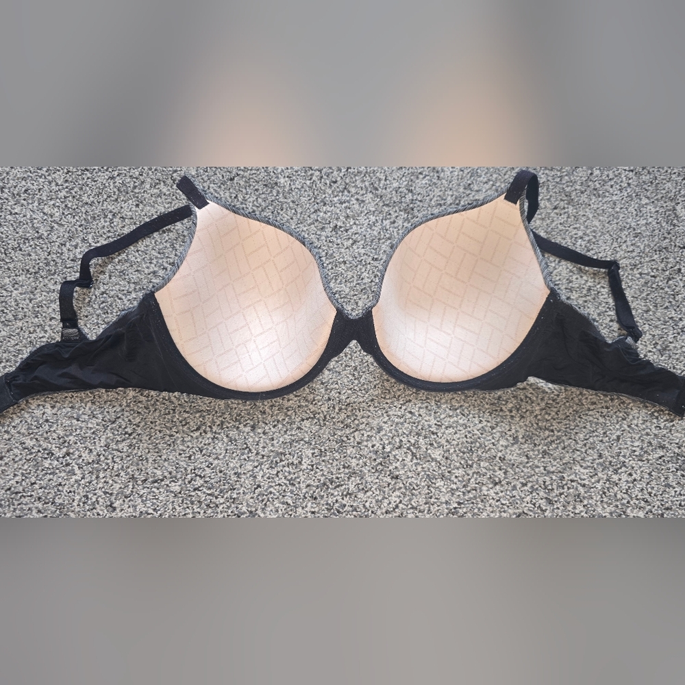 Victoria's Secret Lightly Lined Demi tshirt Bra 34D - Picture 2 of 4